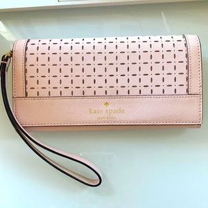 Blush pink Kate Spade floral cut out wristlet wallet
